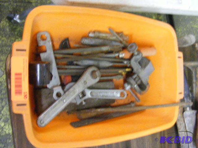 lot 130 image: Variety lot of misc tools...