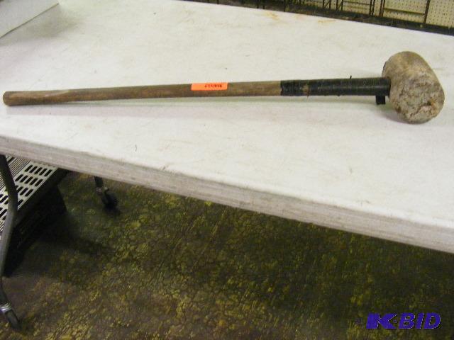 lot 131 image: Sledge Hammer...