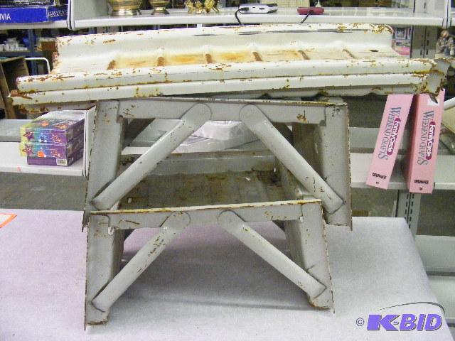 lot 84 image: Pair Car ramps...