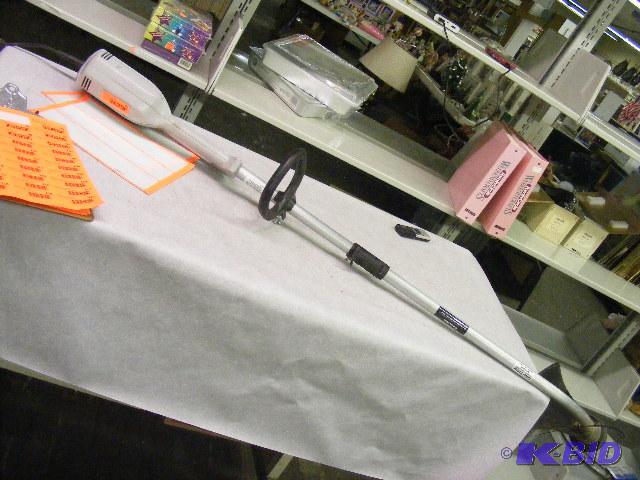 lot 92 image: IDC Power Equipment Grass Trimmer 15 Dual L...