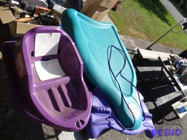 lot 158 image: Infant pull sled. Rubbermaid steerable sled...