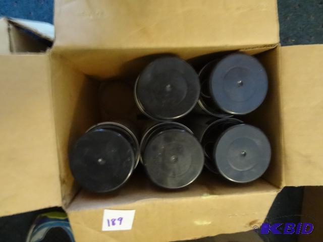 lot 189 image: 5 cans of touch and tone paint...