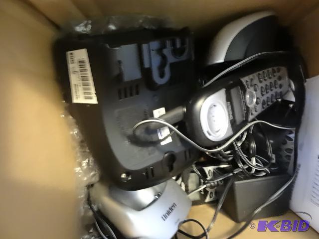 lot 190 image: Uniden phone set. Includes 3 phones...