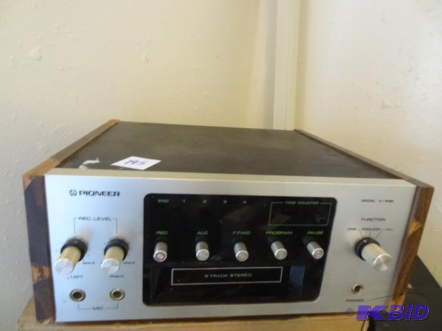 lot 195 image: Pioneer model H-R99 8 track player...