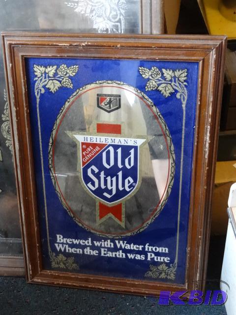 lot 206 image: Heilmans old style mirror. 15 x 21...