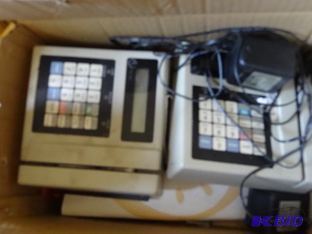 lot 214 image: Accutime series 100 card swipe time clock...