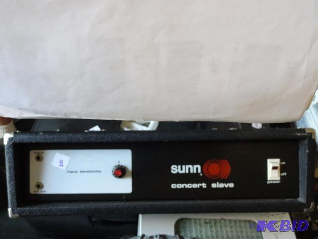 lot 221 image: Sunn concert slave...