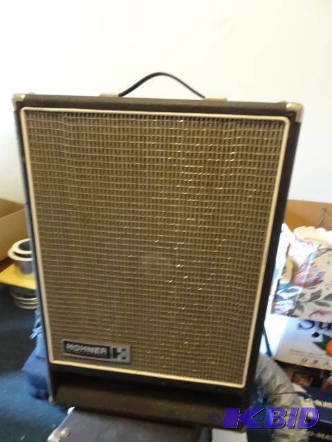 lot 226 image: Hohner model 121H speaker...