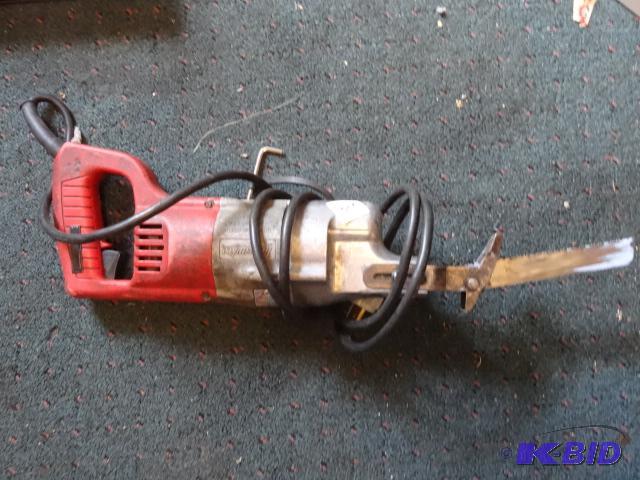 lot 240 image: Milwaukee sawzall...