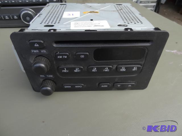 lot 31 image: Decco 10315119 car stereo. AM M CD...