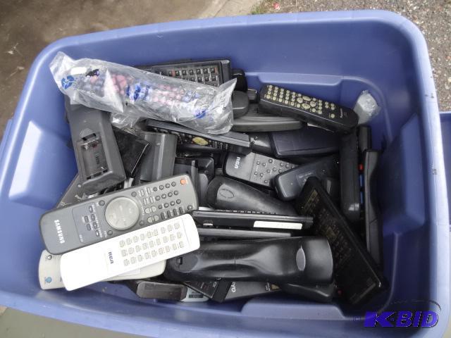 lot 51 image: Large lot of misc remote controls...