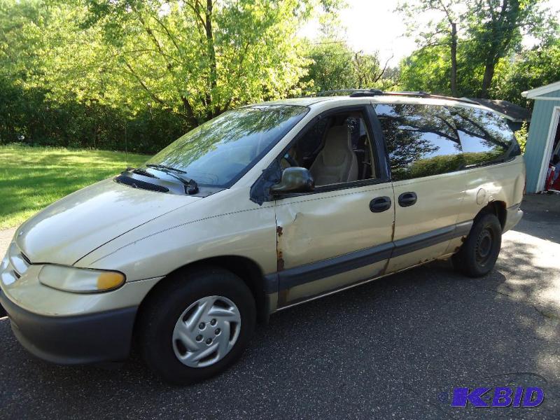 1998 Dodge Grand Caravan. 163,434 miles on 3....