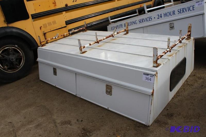 lot 304 image: Pickup Truck Topper with utility storage met...