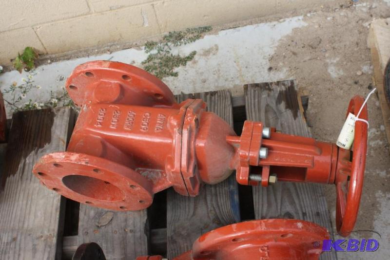lot 334 image: Nibco Gate Valve Resilient Wedge, Flanged F...