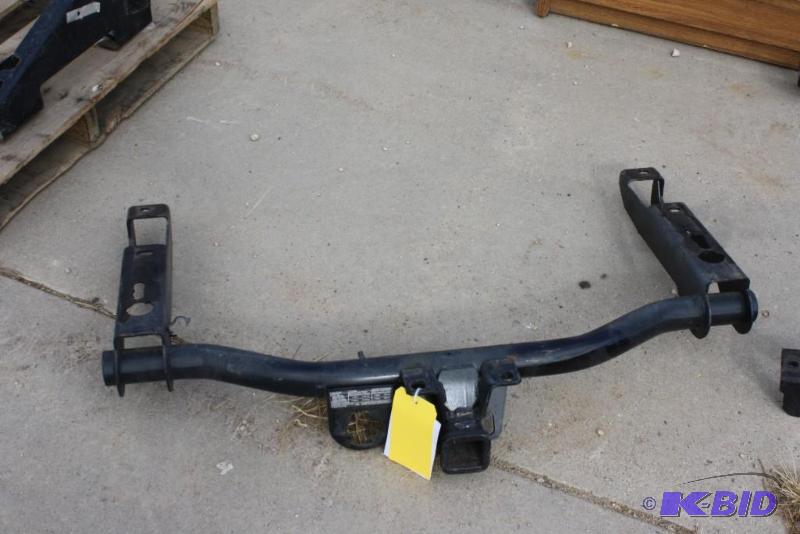 lot 349 image: Miscellaneous Trailer Hitch Talon V-5 7500L...