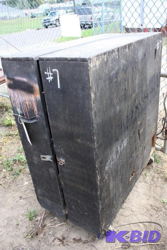 lot 356 image: Wooden Storage Unit on Wheels Opens to 20 St...