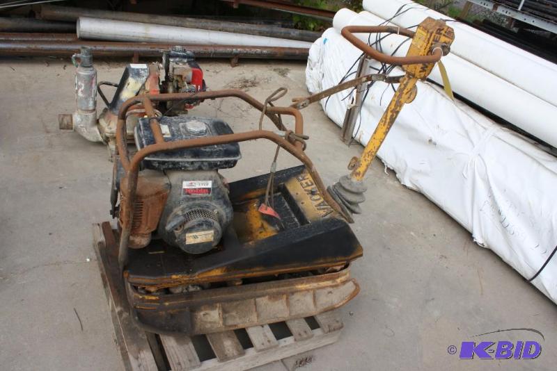 lot 370 image: Wacker BPS2550 concrete plate packer Robin E...
