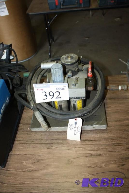 lot 392 image: Taiyo UMAL-15 12" Air Line Lubricator ...