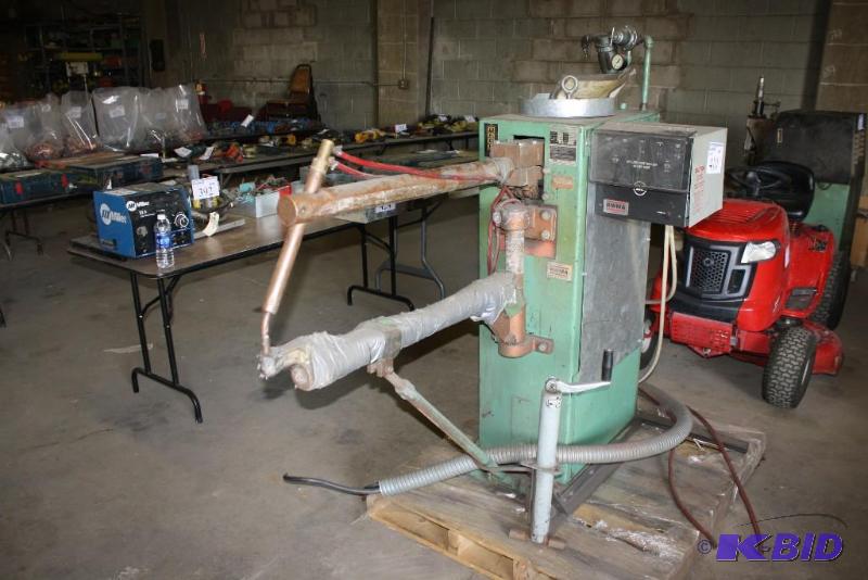 lot 410 image: Peer Model AR-450 Resistance Spot Welder 24&...