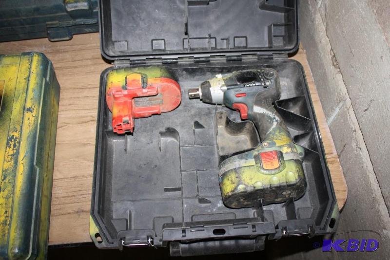 lot 417 image: Bosch Cordless Impact Wrench 12" Incl...