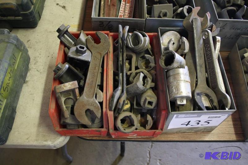 lot 435 image: Container Lot of Miscellaneous Items Includin...