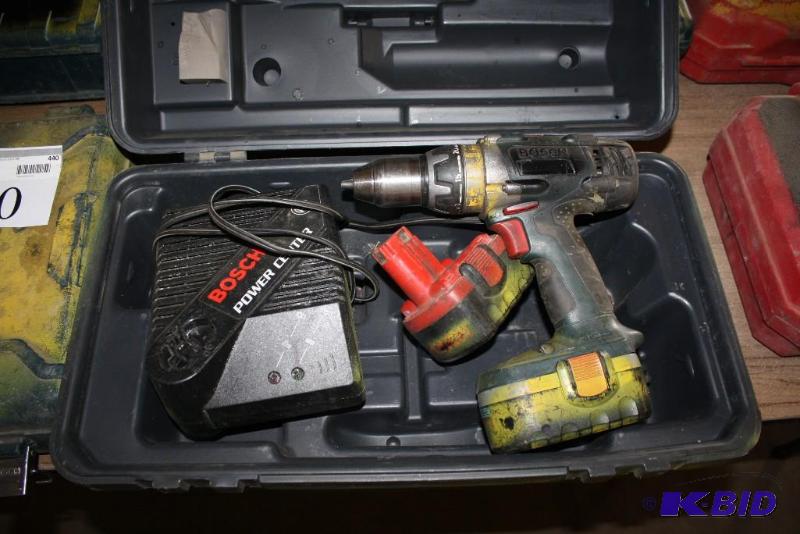 lot 439 image: Bosch Cordless Drill 18V Includes extra bat...