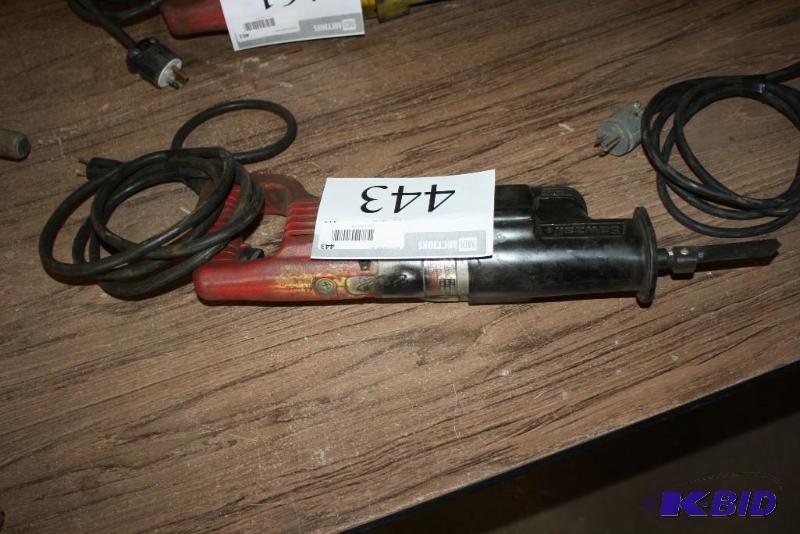 lot 443 image: Milwaukee Heavy Duty Sawz-All Cord Groundin...