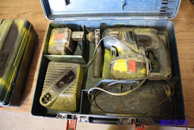 lot 451 image: Bosch Rotary Hammer Drill DS-Plus Includes ...