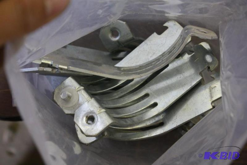 lot 482 image: Bag Lot of (3) Miscellaneous Pipe Hangers 1 ...