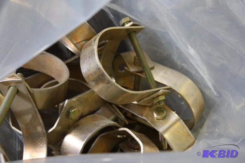 lot 486 image: Bag of Clevis Pipe Hangers Pivot 3" a...