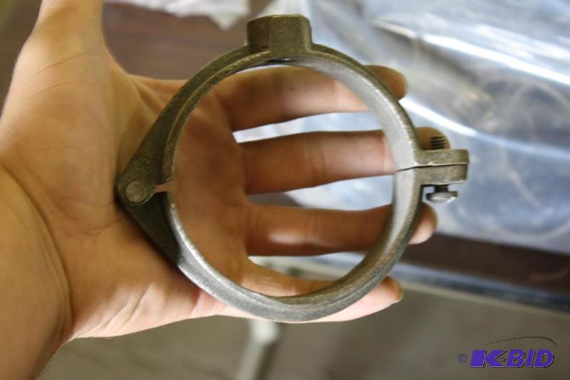 lot 490 image: Bag of Conduit Pipe Hangers 3" Metal ...