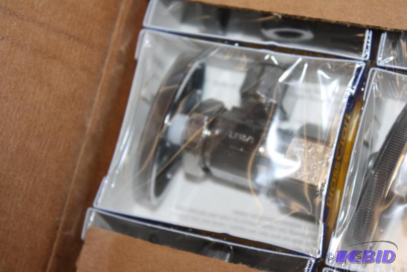 lot 495 image: Box of Brasscraft Compression Angle Stop Valv...