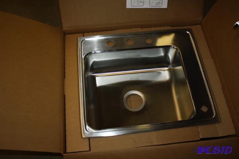 lot 548 image: Elkay Stainless Steel Sink DRKR2522R4 Pre-D...