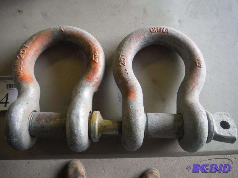 lot 574 image: Lot of (2) Anchor Shackle for Towing Bolt Ty...