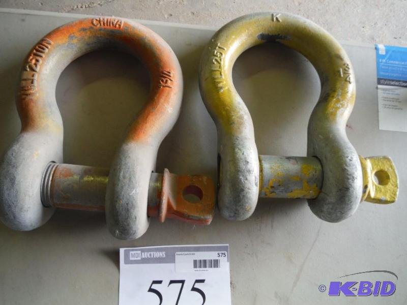 lot 575 image: Lot of (2) Anchor Shackle for Towing Bolt Ty...