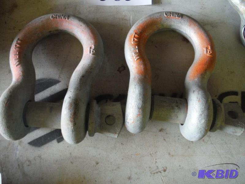 lot 585 image: Lot of (2) Anchor Shackle for Towing Bolt Ty...