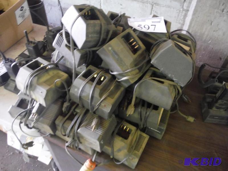 lot 597 image: Lot of (25) Miscellaneous Motorola Nickel Cad...
