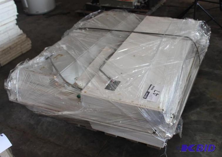 Lot of (6) Commercial Lights 2 x 4....