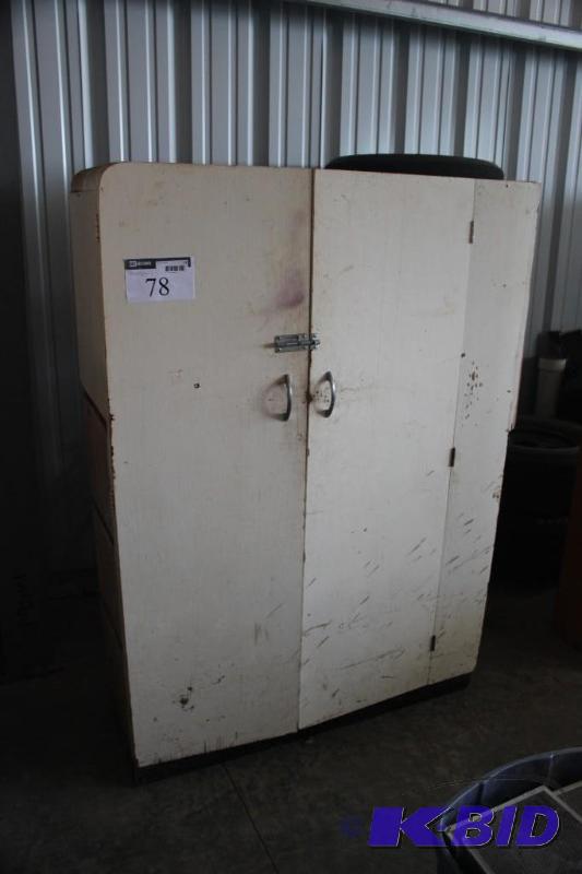 Shelving Unit with doors and lock 5 shelves...