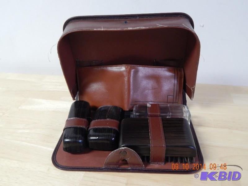 lot 23 image: old travel shaving bag and real leather walle...