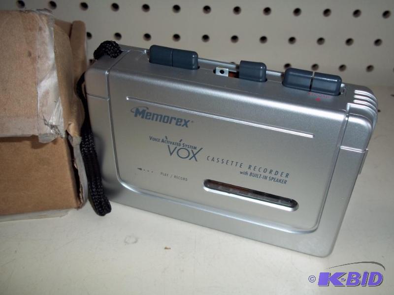 lot 21 image: Memorex Voice activated cassette recorder...
