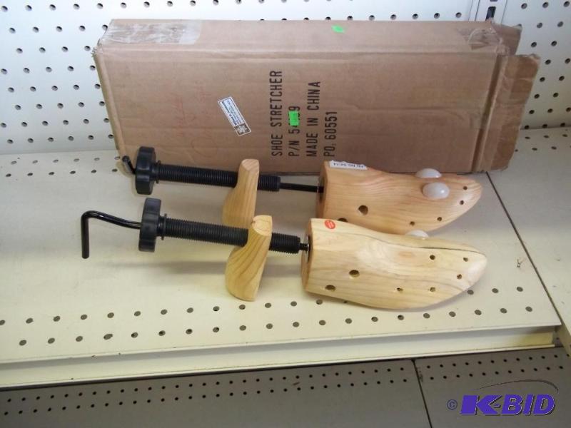 lot 22 image: New shoe stretcher...