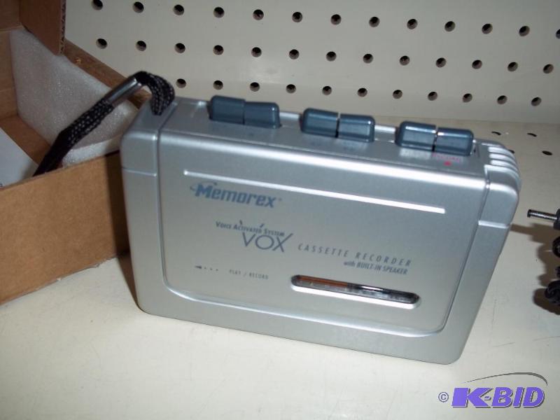 lot 24 image: Memorex Voice activated cassette recorder...