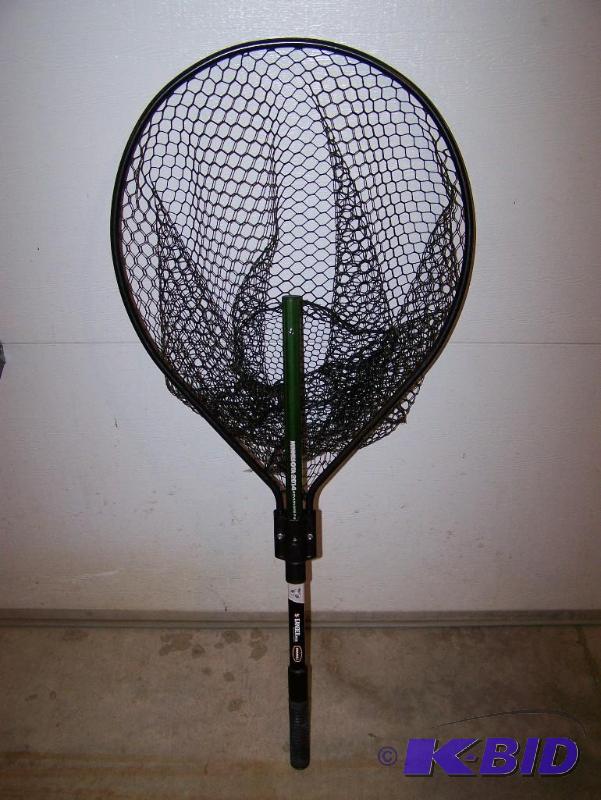 lot 19 image: Walleye landing net