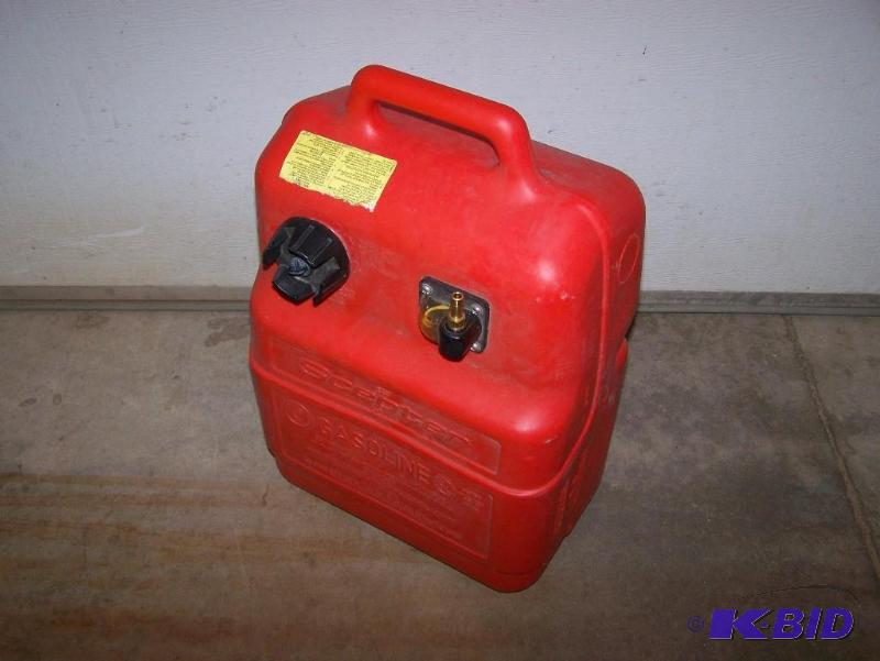 lot 23 image: Scepter 6.6 gallon boat fuel tank
