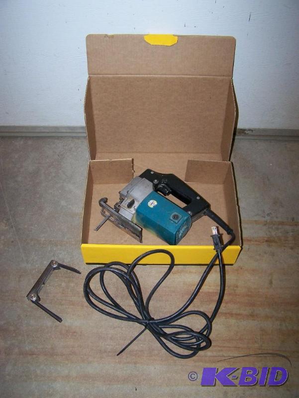 lot 26 image: Makita jig saw model #4301BV
