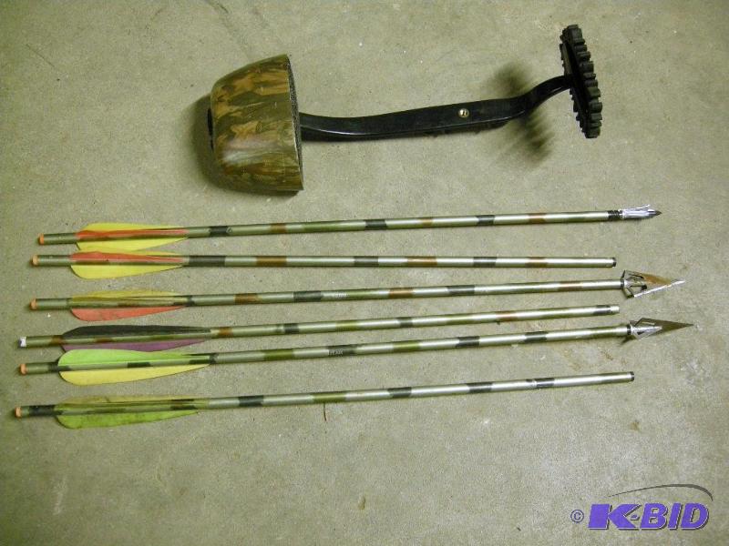 lot 39 image: 6 Easton crossbow arrow