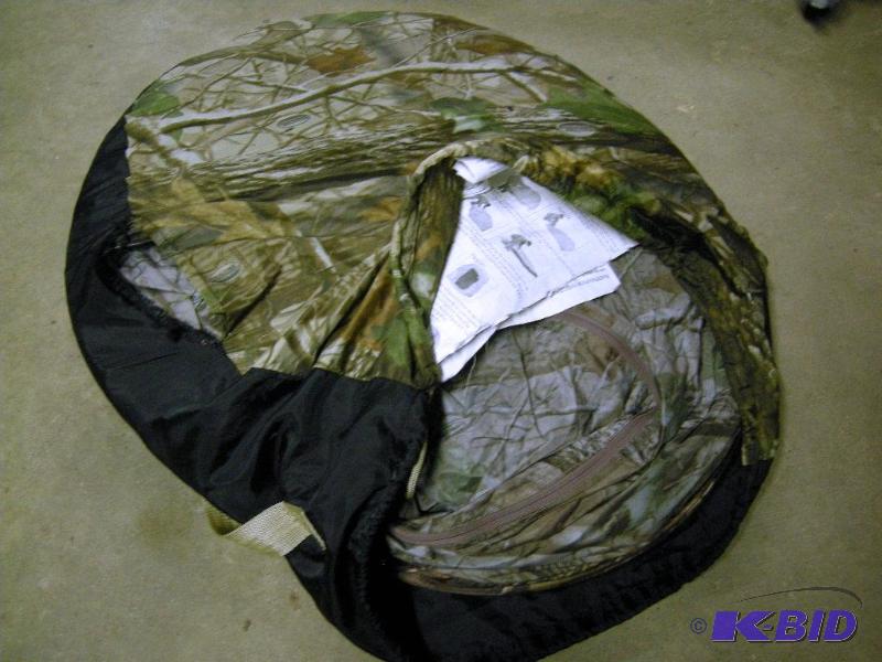 lot 40 image: Eastman Outfitters Pop-up hunting blind