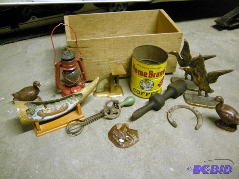 lot 50 image: Vintage and decorative items