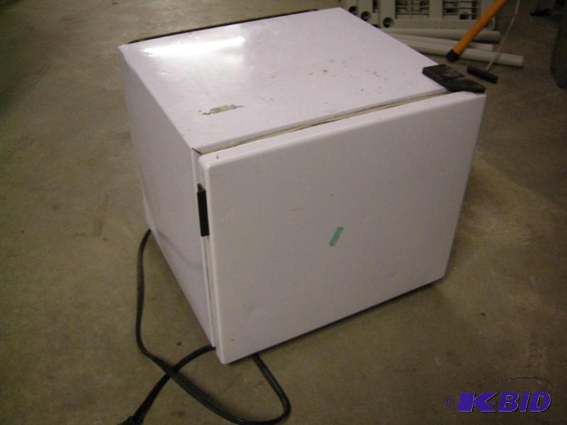 lot 69 image: Shop fridge